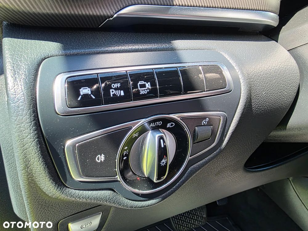 Mercedes-Benz Klasa V 220 CDI Avantgarde 7G-Tronic (ekstra d³) - 24