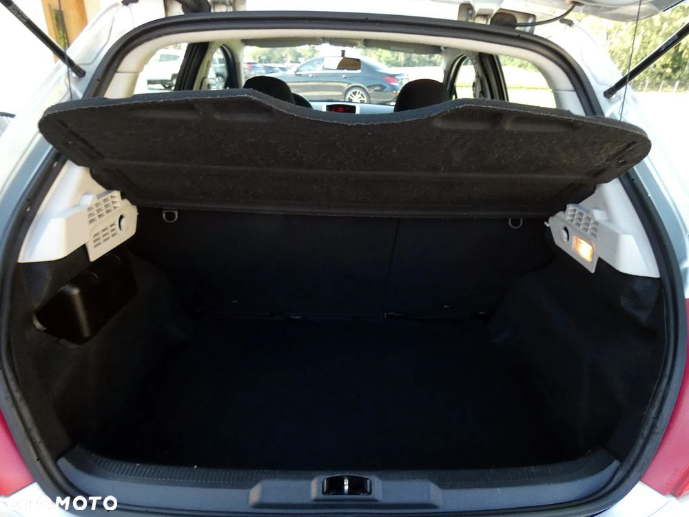 Peugeot 207 1.6 Trendy - 29