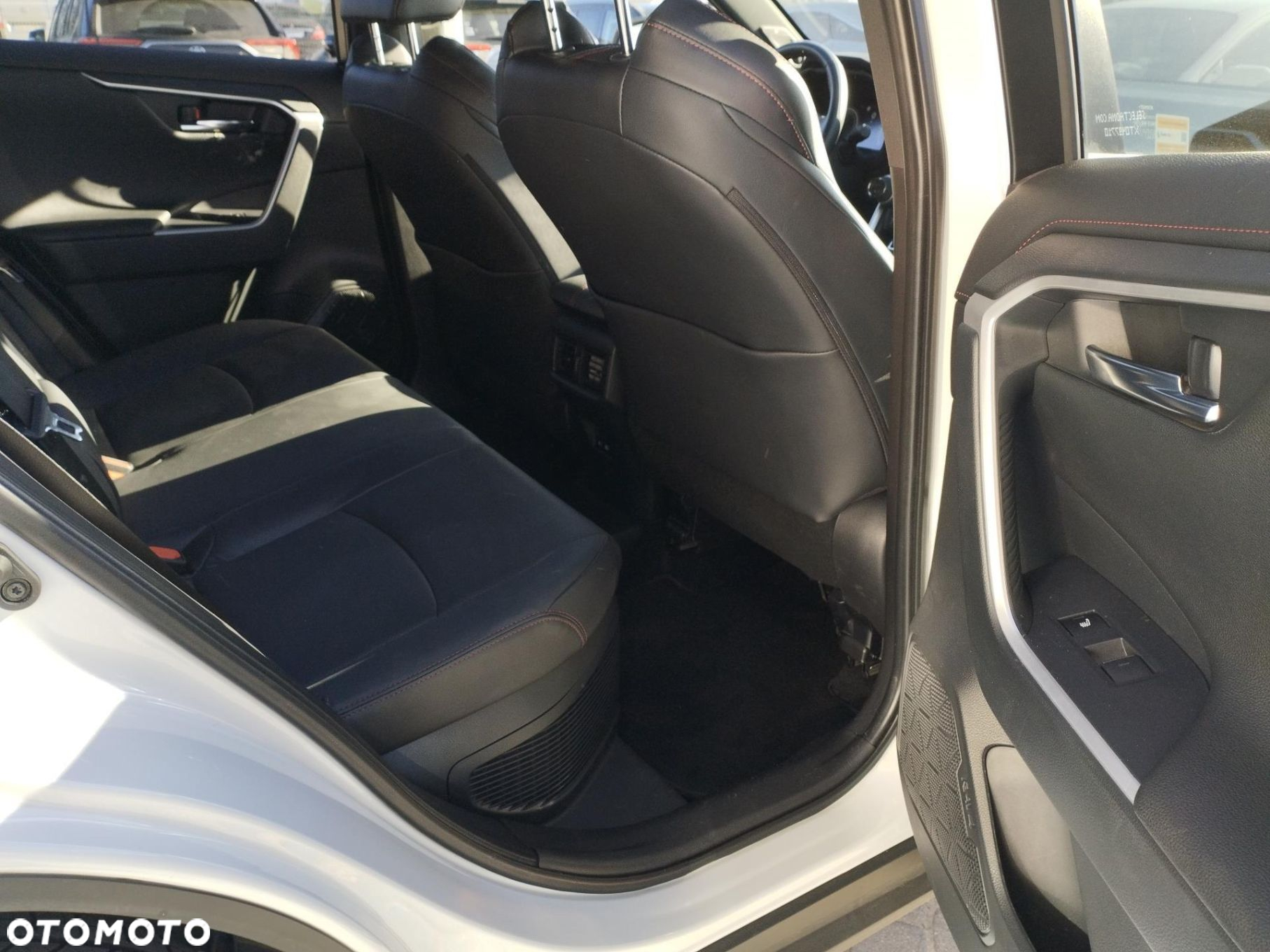 Toyota RAV4 - 11