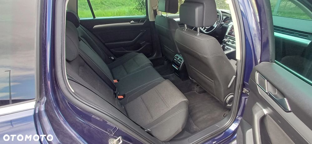 Volkswagen Passat 2.0 TDI BlueMotion Technology Highline - 19