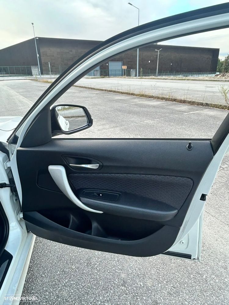 BMW 118 d Pack M - 4