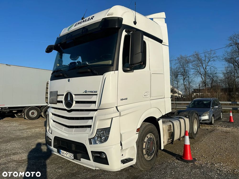 Mercedes-Benz ACTROS - 3