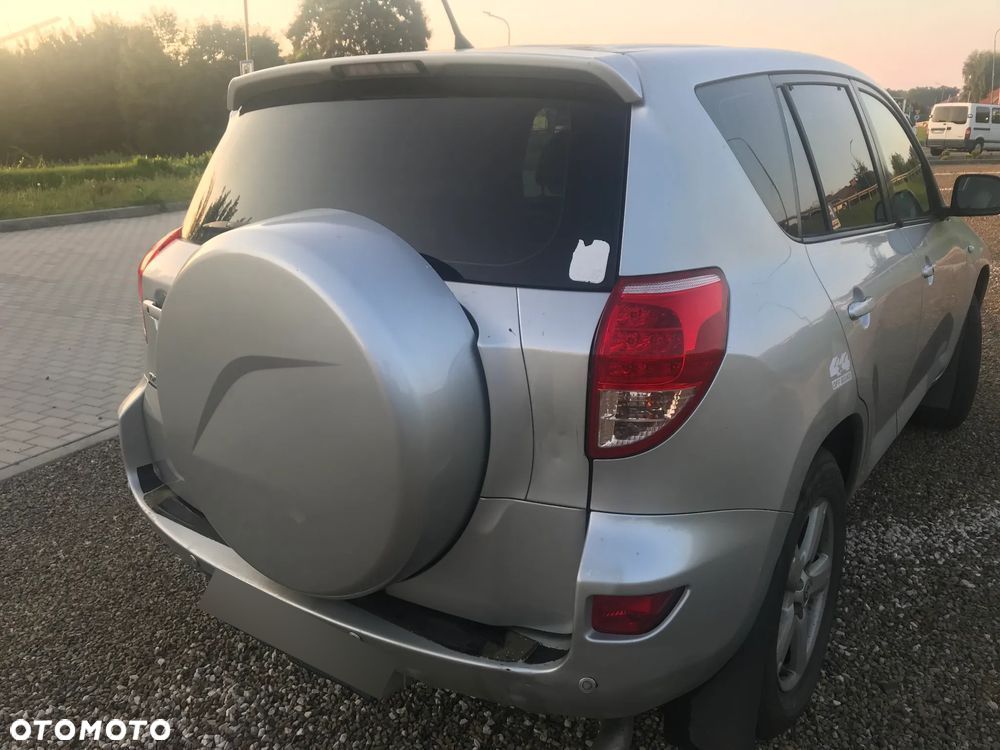 Toyota RAV4 2.2 D-4D 4x4 - 4