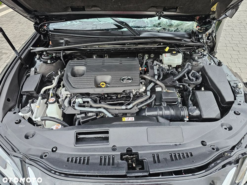 Lexus ES 300h Business Edition - 25