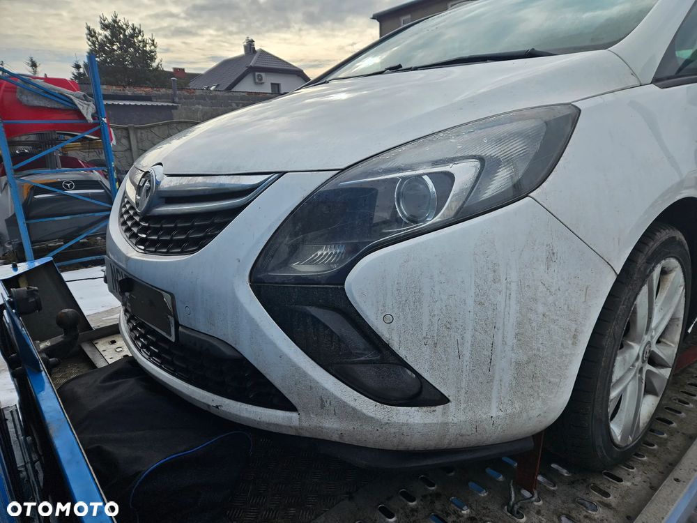 Opel Zafira C Z40R Zderzak Przedni Kompletny PDC - 2