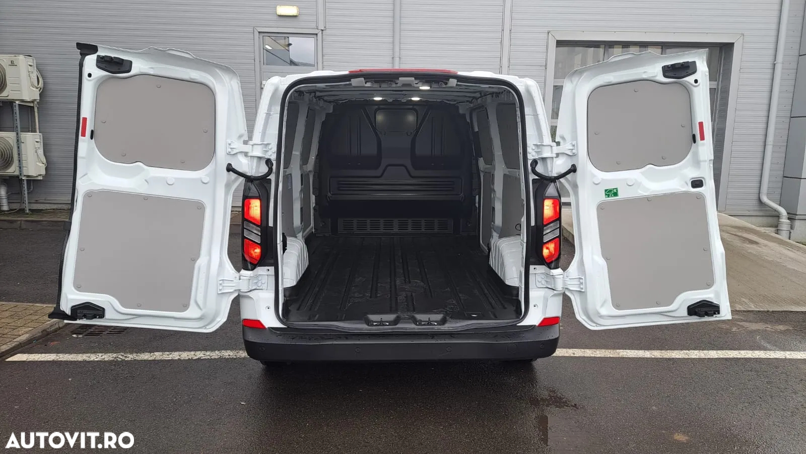 Ford NEW TRANSIT CUSTOM VAN L2H1 T300 TREND FWD - 11