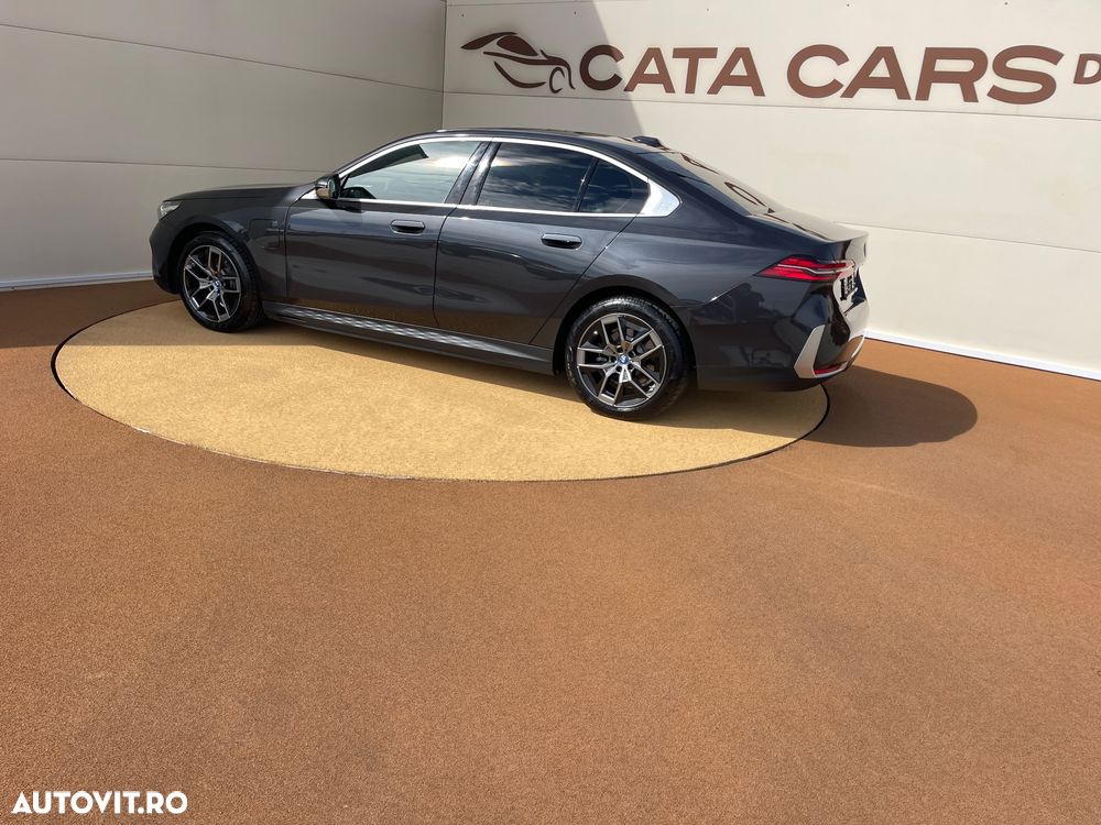BMW Seria 5 530e Aut. - 9