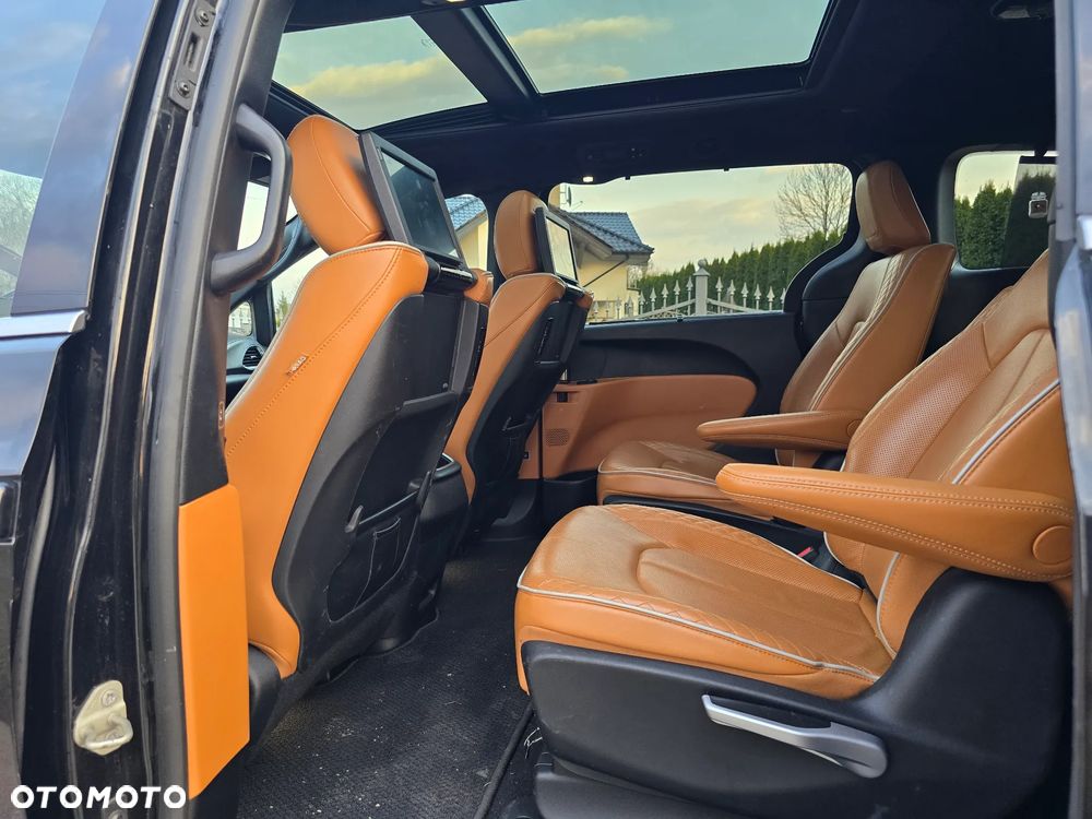 Chrysler Pacifica - 21