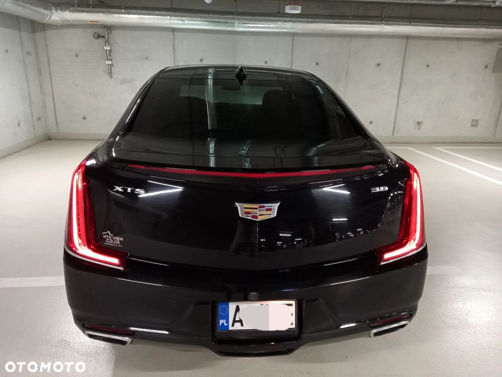 Cadillac XTS - 16