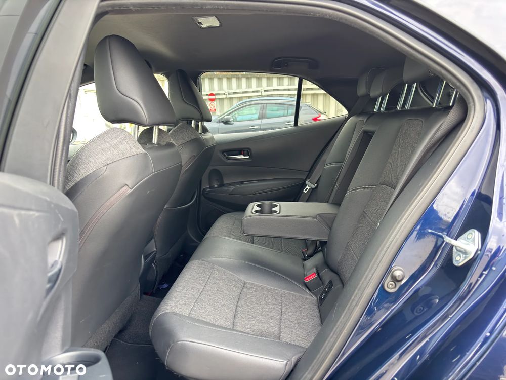 Toyota Corolla 1.8 Hybrid Executive - 29