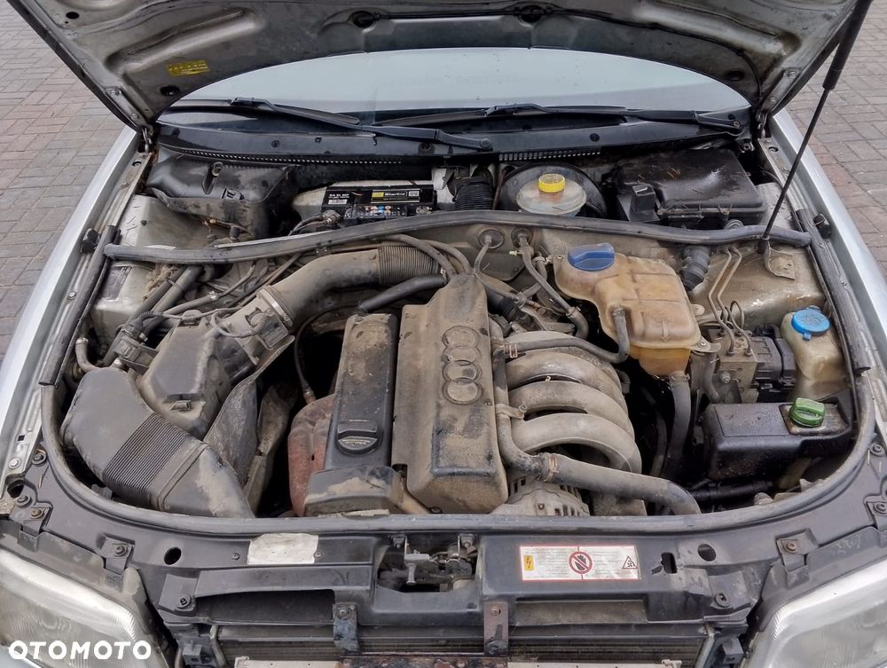 Audi A4 B5 (94-97r.) 1.6 B 100KM. Silnik AHL Skrzynia DCM lakier LY7M. Cały na części. GWARANCJA !!!  Przód Tył Zestaw Komplet Drzwi Klapa Zderzak Błotnik Maska Grill Atrapa Szyba Pas Lampa Lusterko Boczki Fotel Kanapa Kokpit Deska Rozdzielcza Przełącznik Włącznik Sterownik Przewody Wiązka Instalacja Moduł Komputer Czujnik Listwa Pompa Alternator Wtryski Głowica Rozrusznik Kompresor Sprzęgło Dwumas Silnik Skrzynia ABS Klimatyzacji Paliwa Wspomagania Kolektor Turbina Przepustnica Zawór Chłodnica Koło Hak Belka Sanki Zawieszenie Mcpherson Półoś Amortyzator Wydech Tłumik Zacisk Most - 11