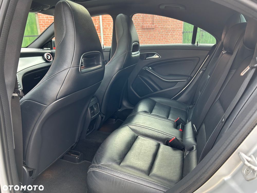 Mercedes-Benz CLA 45 AMG 4Matic 7G-DCT - 16