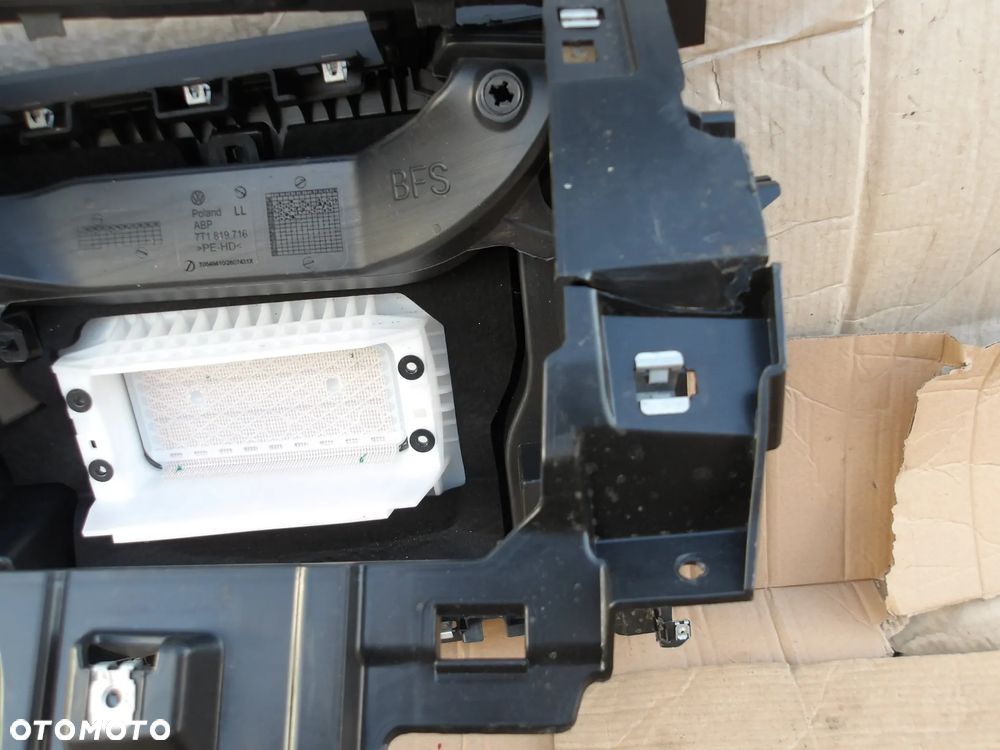 DESKA KONSOLA VW T7 7T1857003M - 17