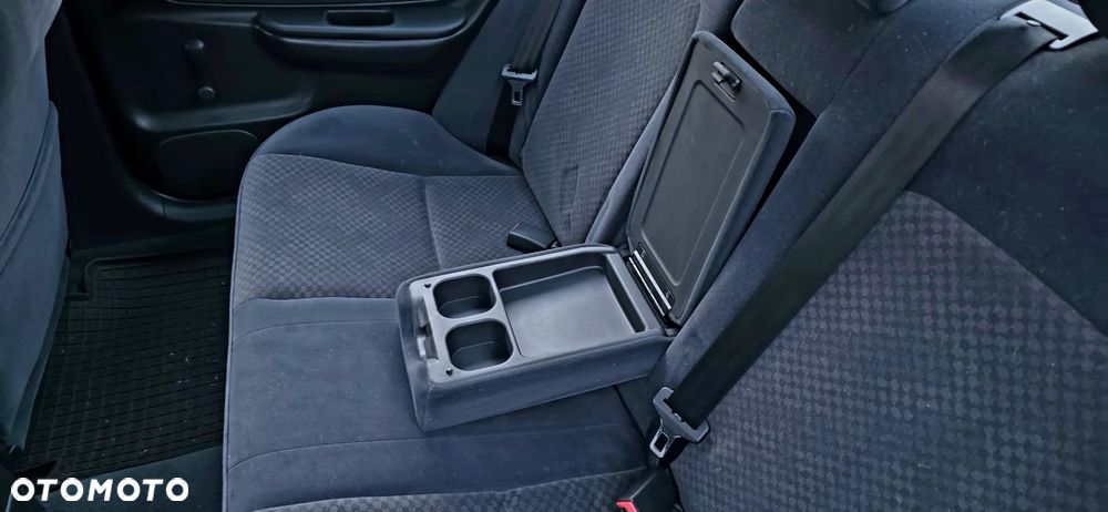 Toyota Avensis 1.6 VVT-i Terra Plus - 23