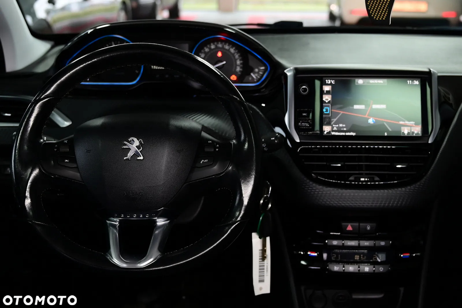 Peugeot 2008 1.2 Pure Tech Allure S&S - 25