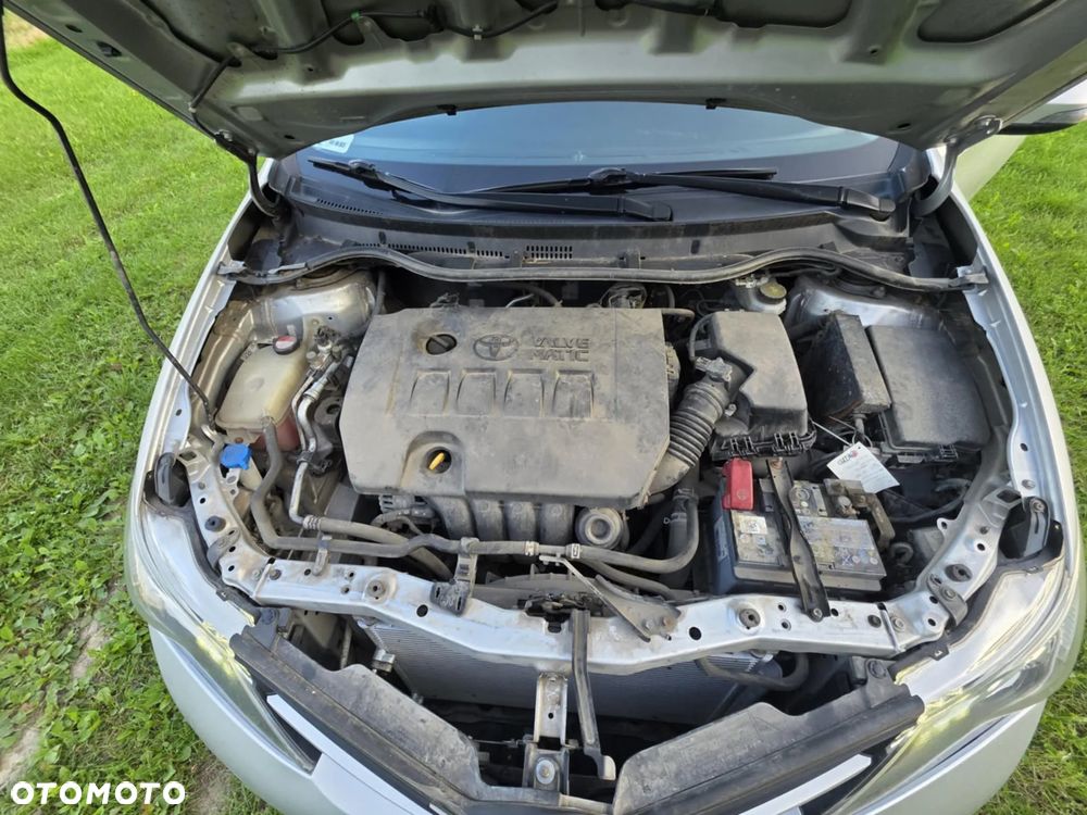 Toyota Auris 1.6 Premium MS - 12