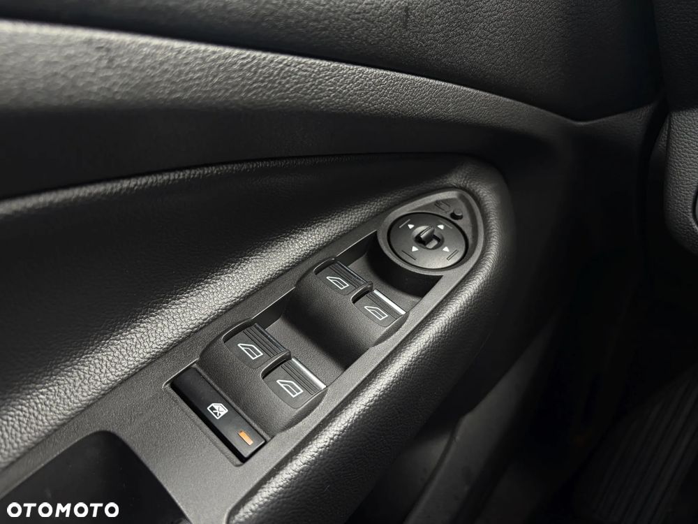 Ford Kuga 2.0 TDCi 2x4 Titanium - 33