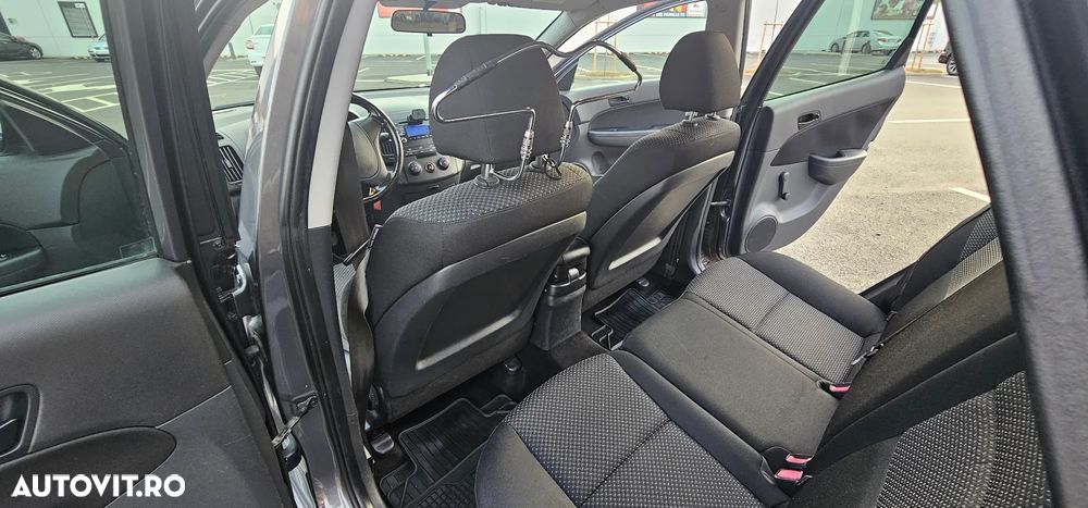 Hyundai i30 1.6 CRDi CLASSIC - 7