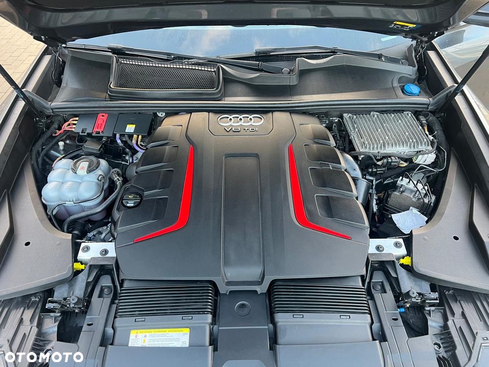 Audi SQ8 - 8