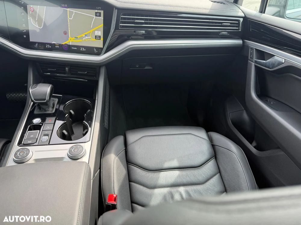 Volkswagen Touareg V6 TDI 4MOTION Elegance - 14