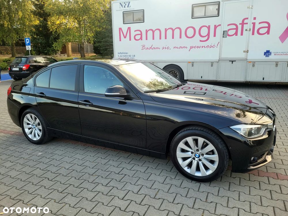 BMW Seria 3 320i GPF xDrive Advantage - 14