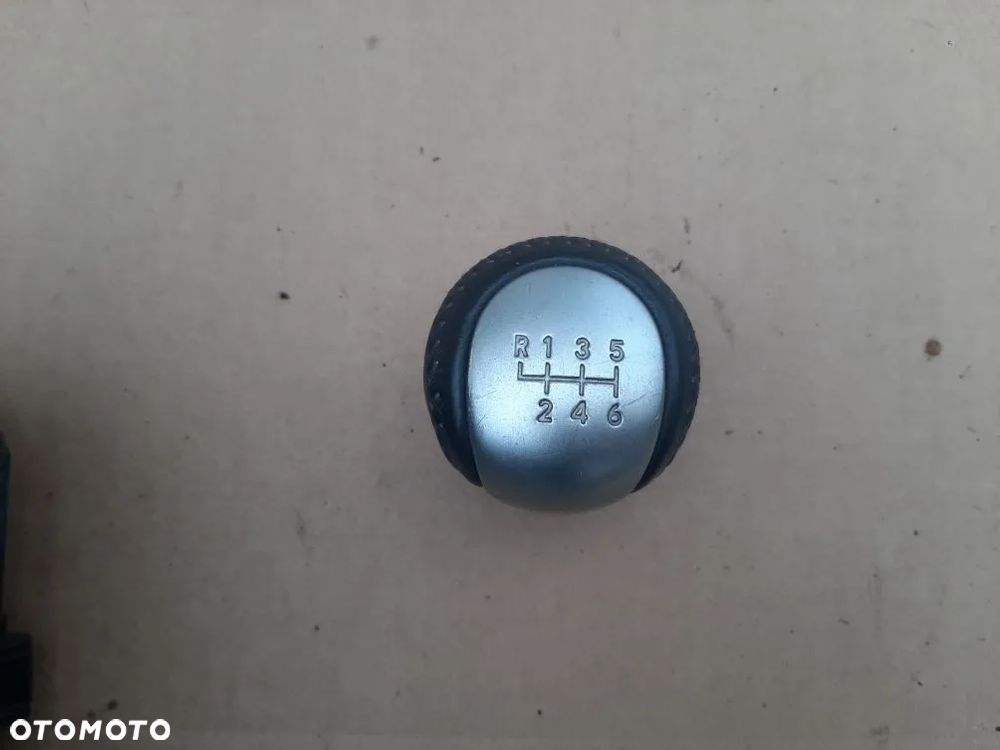 GAŁKA ZMIANY BIEGÓW TOYOTA YARIS III 6 BIEGÓW 2011- - 1