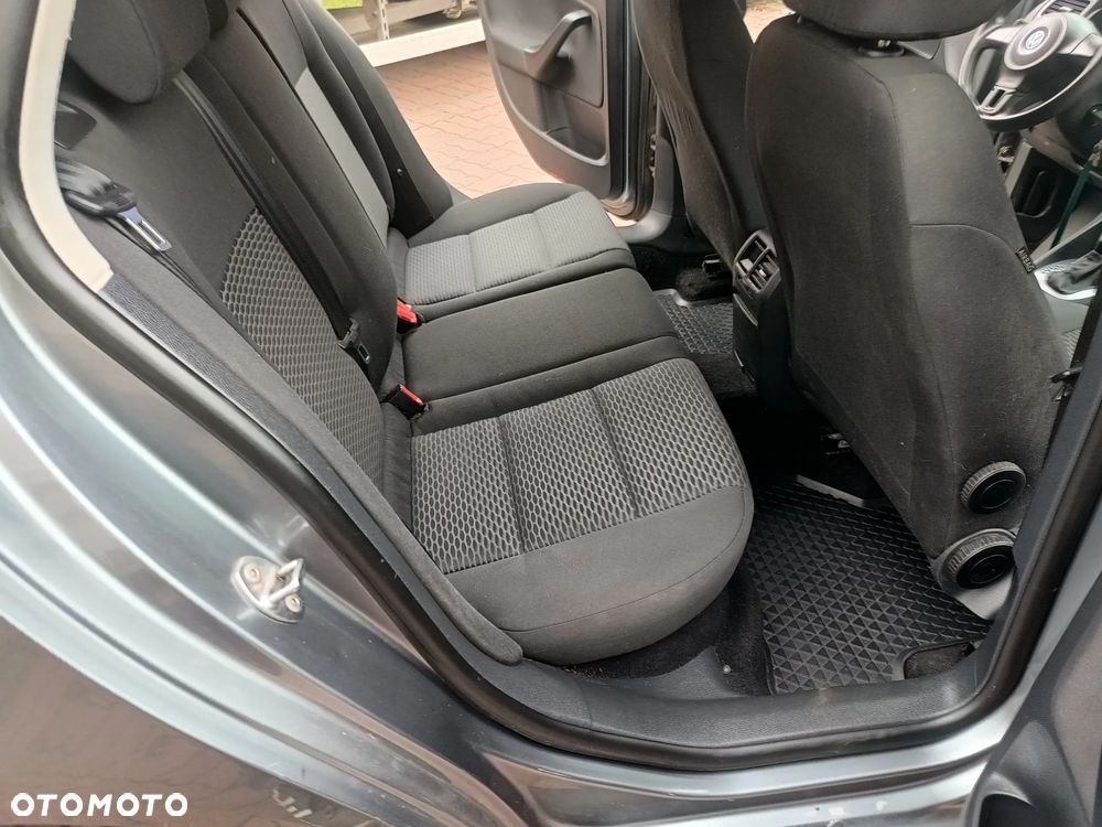 Volkswagen Golf - 23