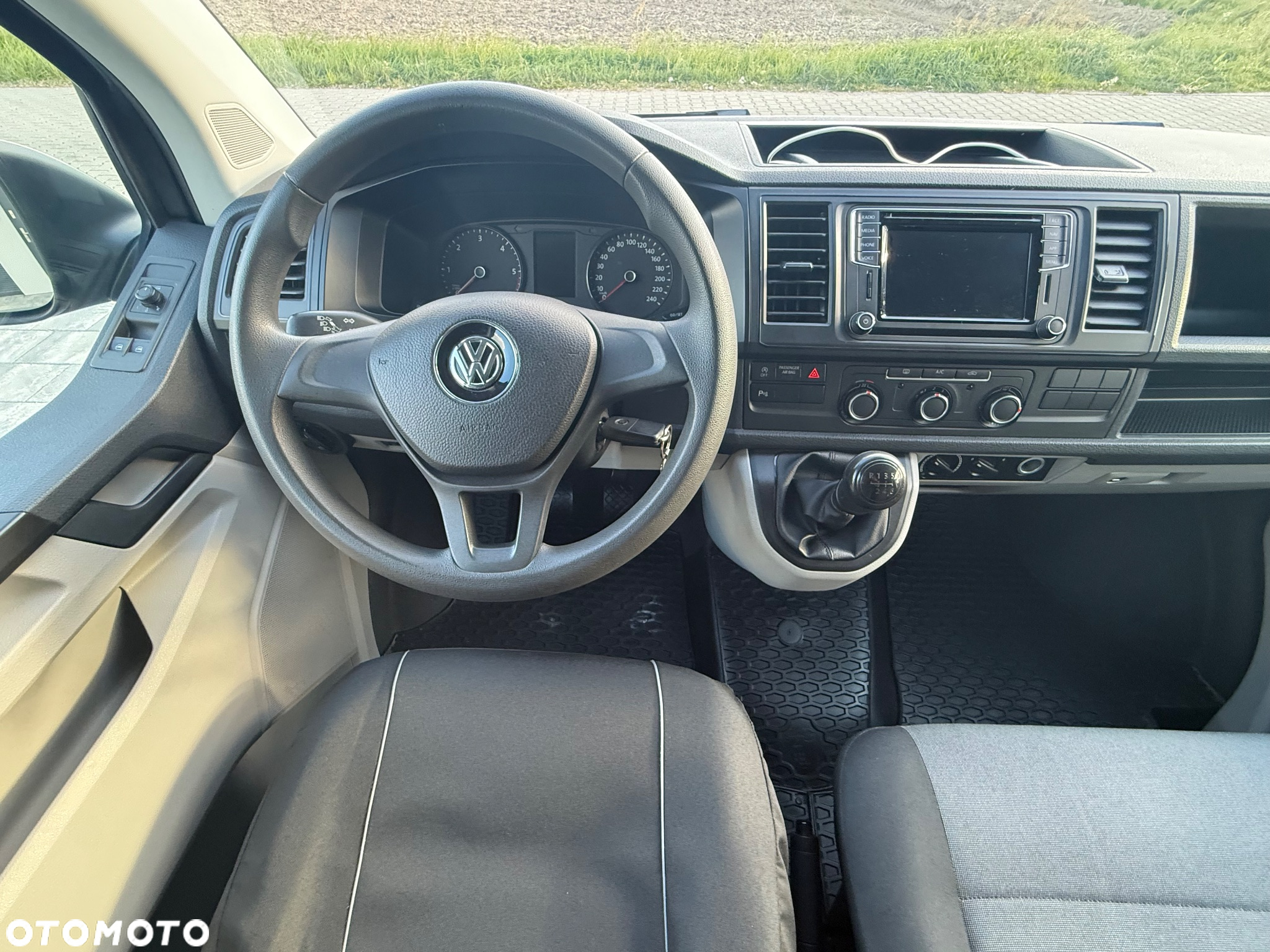 Volkswagen Transporter T6 TDI L1H1 - 15