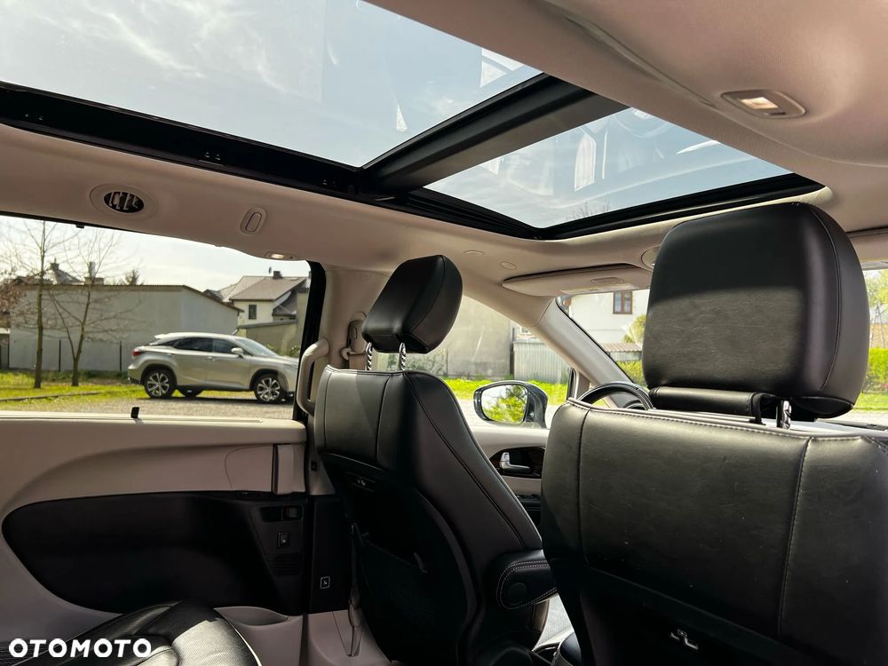 Chrysler Pacifica - 16