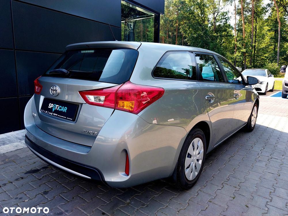 Toyota Auris 1.4 D-4D Active - 6
