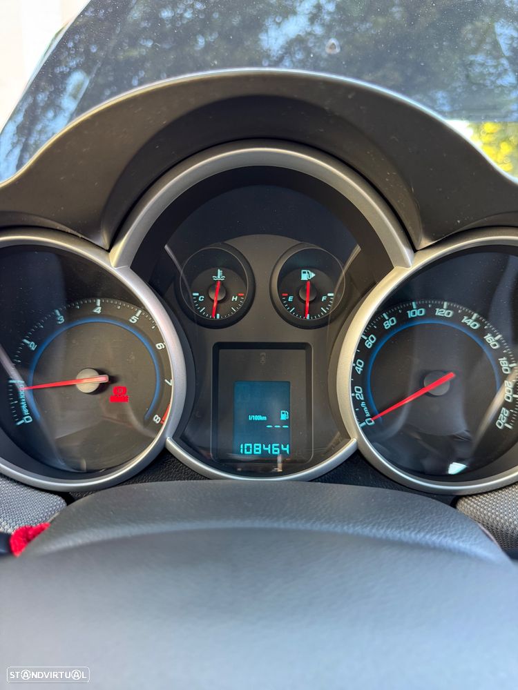 Chevrolet Cruze 1.6 LS - 10