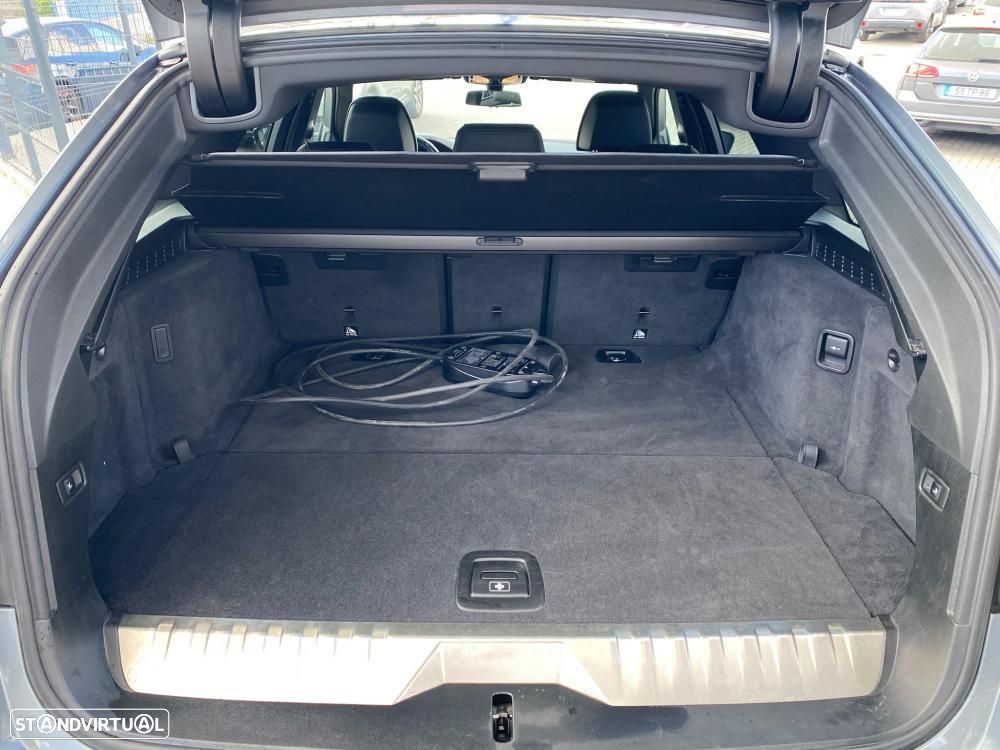 BMW 530 e Pack Desportivo M - 12