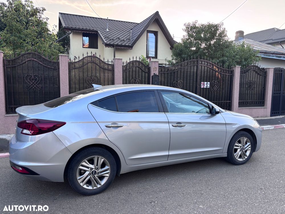 Hyundai Elantra 1.6 MPi Highway - 2