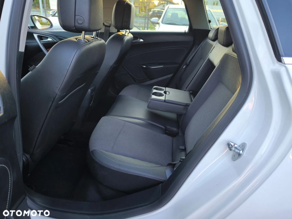 Opel Astra 1.6 T Cosmo - 20