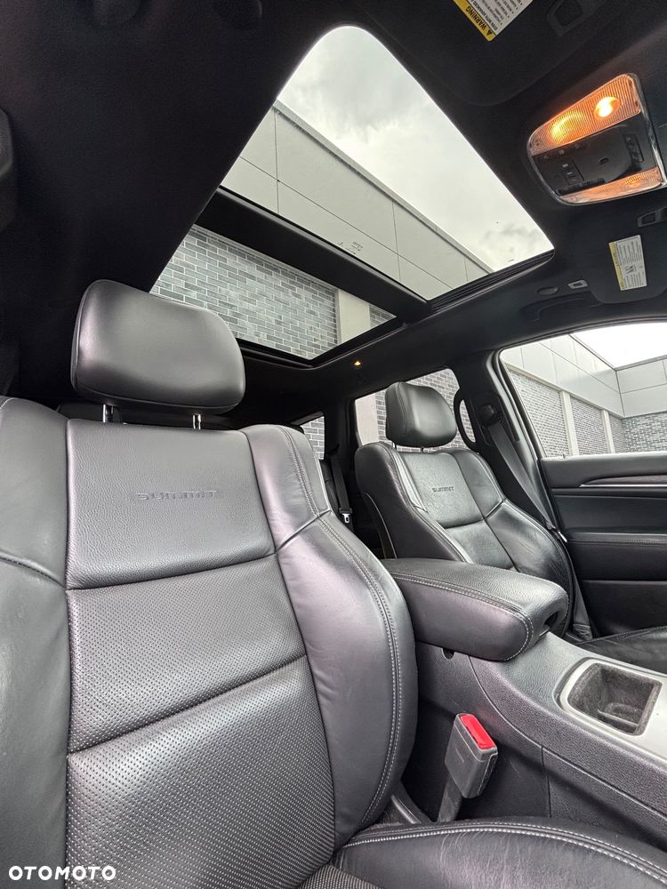 Jeep Grand Cherokee - 22
