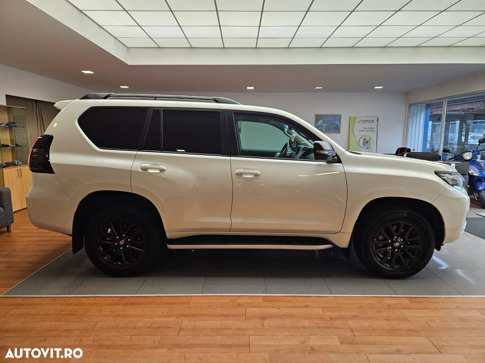 Toyota Land Cruiser 2.8l D-4D 204 CP A/T 7 locuri Luxury AVS Black - 4