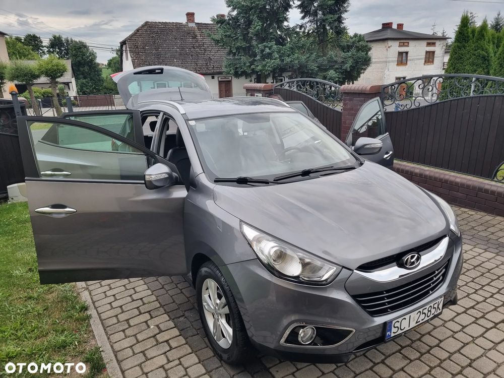 Hyundai ix35 2.0 CRDi 4WD Fifa World Cup Gold Edition - 29