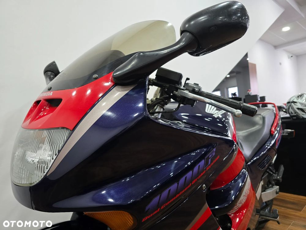 Honda CBR - 19