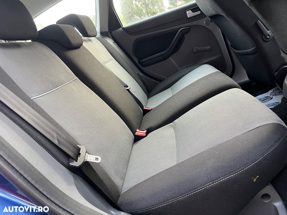 Ford Focus 1.6 TDCi Anniversary - 6