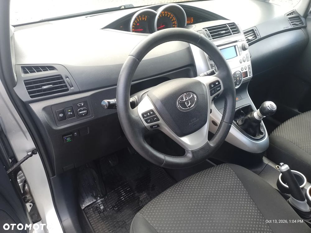 Toyota Verso 1.8 Executive - 12
