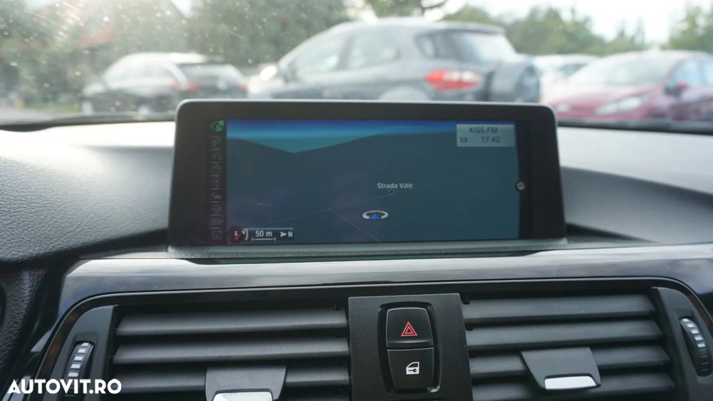 BMW Seria 3 318d Aut. Blue Performance Sport Line - 26