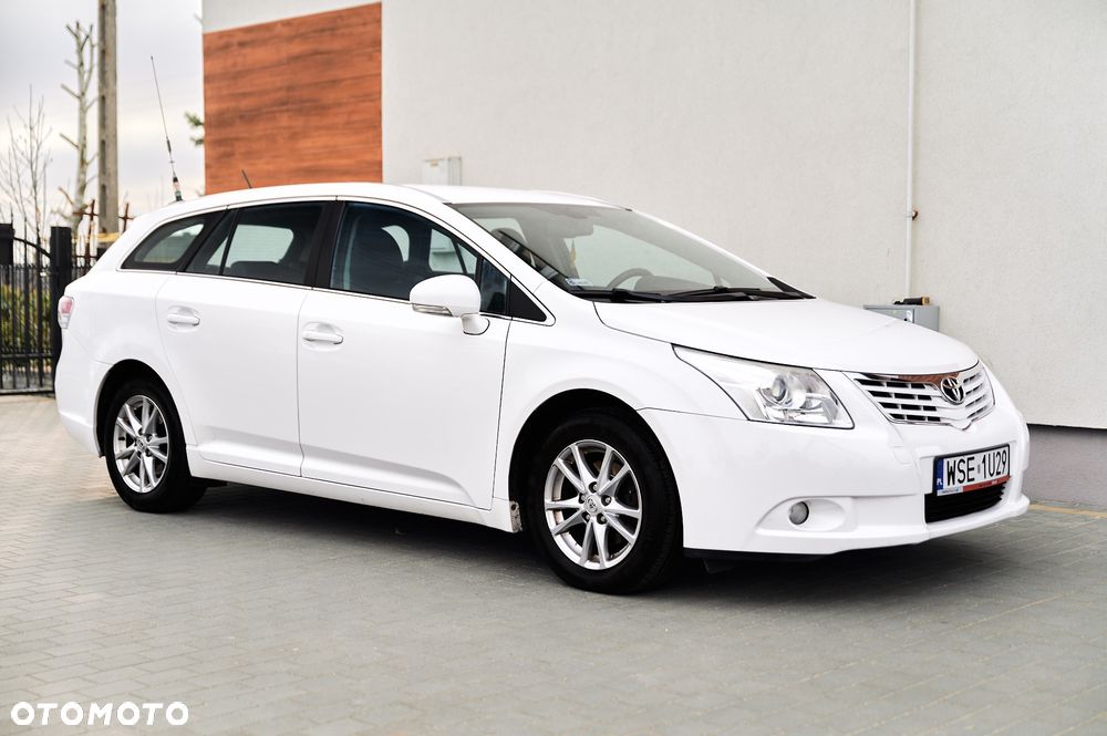 Toyota Avensis 2.0 D-4D Executive - 17