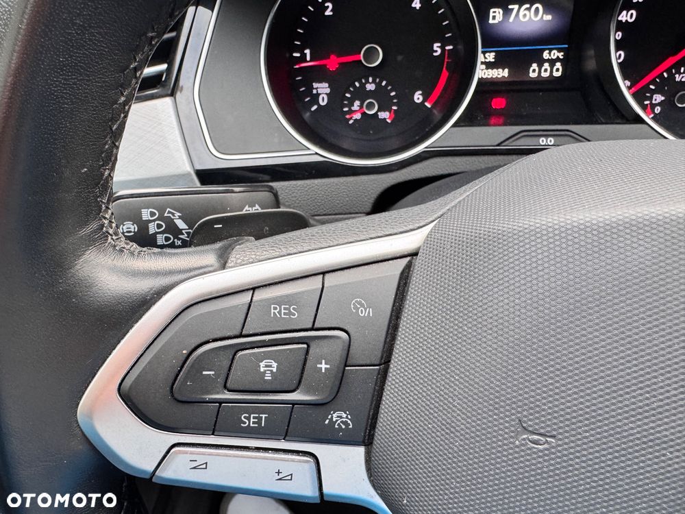 Volkswagen Passat 2.0 TDI SCR DSG Elegance - 29