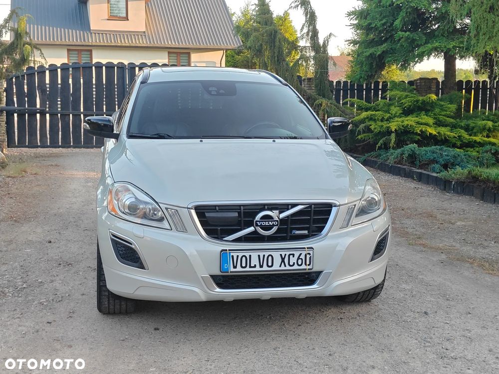 Volvo XC 60 T6 AWD R-Design - 3