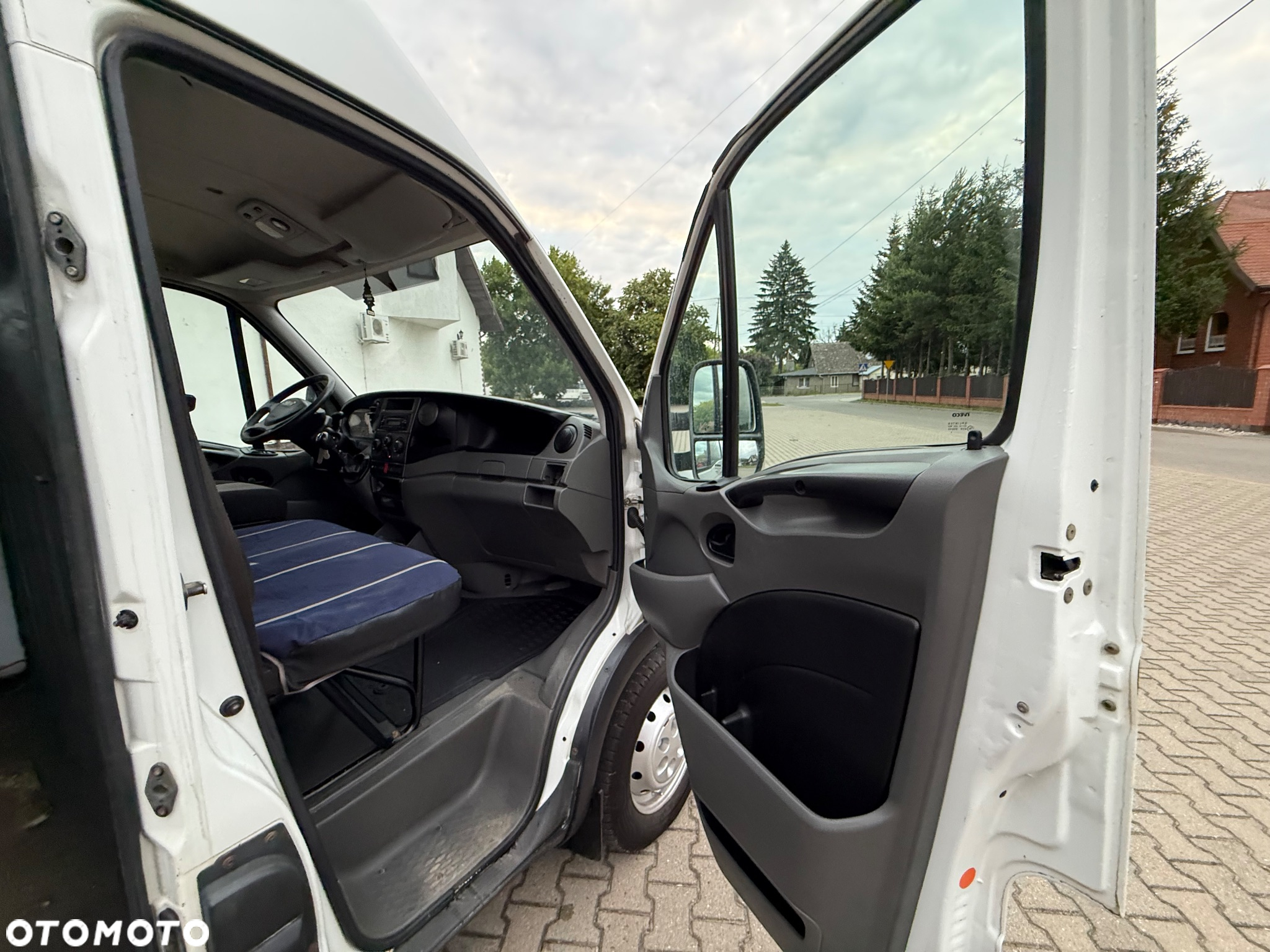 Iveco DAILY 35S - 21