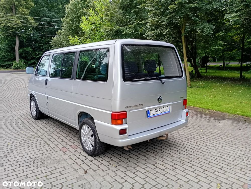 Volkswagen Caravelle - 11