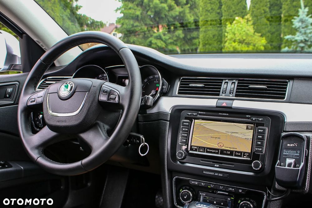 Skoda Superb 2.0 TDI DSG Exclusive - 38