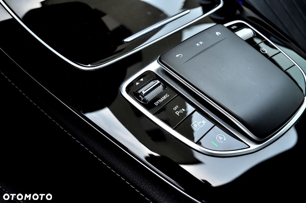 Mercedes-Benz CLS 300 d 4Matic 9G-TRONIC AMG Line - 34