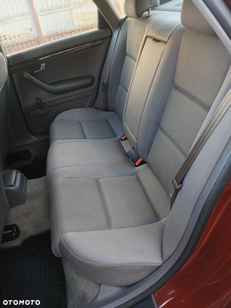 Audi A4 Limousine 2 - 23