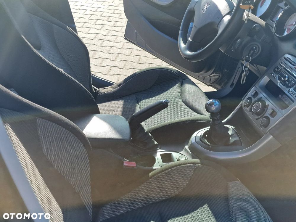 Peugeot 308 1.6 HDi Premium Plus - 4